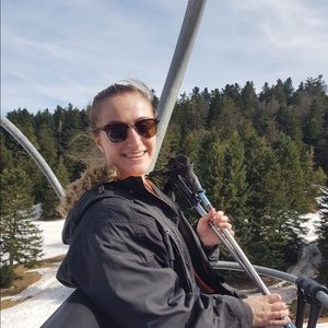 Meet your Posher, Caroline